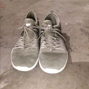 nike women’s shoe size 8.5